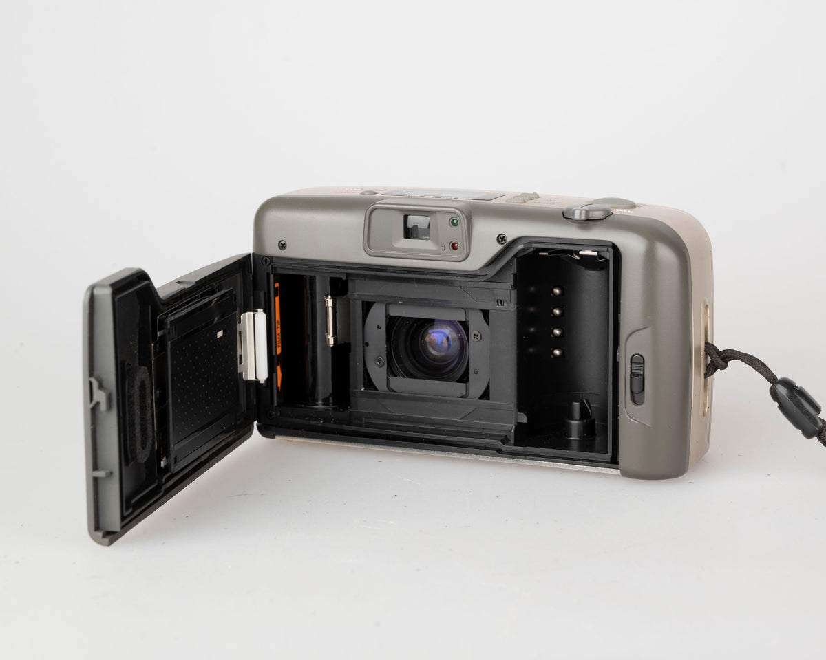 Appareil photo Bell and Howell Z-200 autofocus 35 mm avec étui (série A3702522)