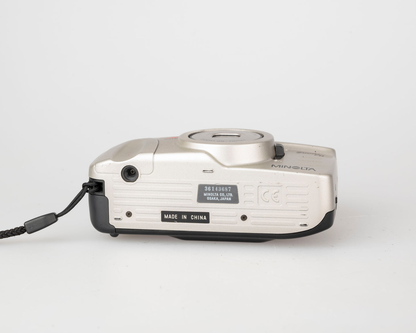 Appareil photo Minolta Zoom 70 35 mm avec étui (série 36143687)