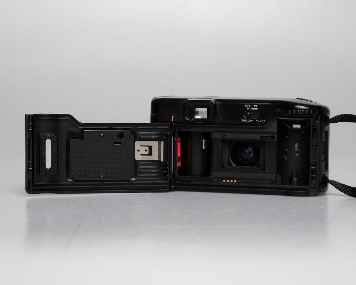 Olympus Quick Shooter Zoom 35mm camera w/ case + manual (serial 1088870)