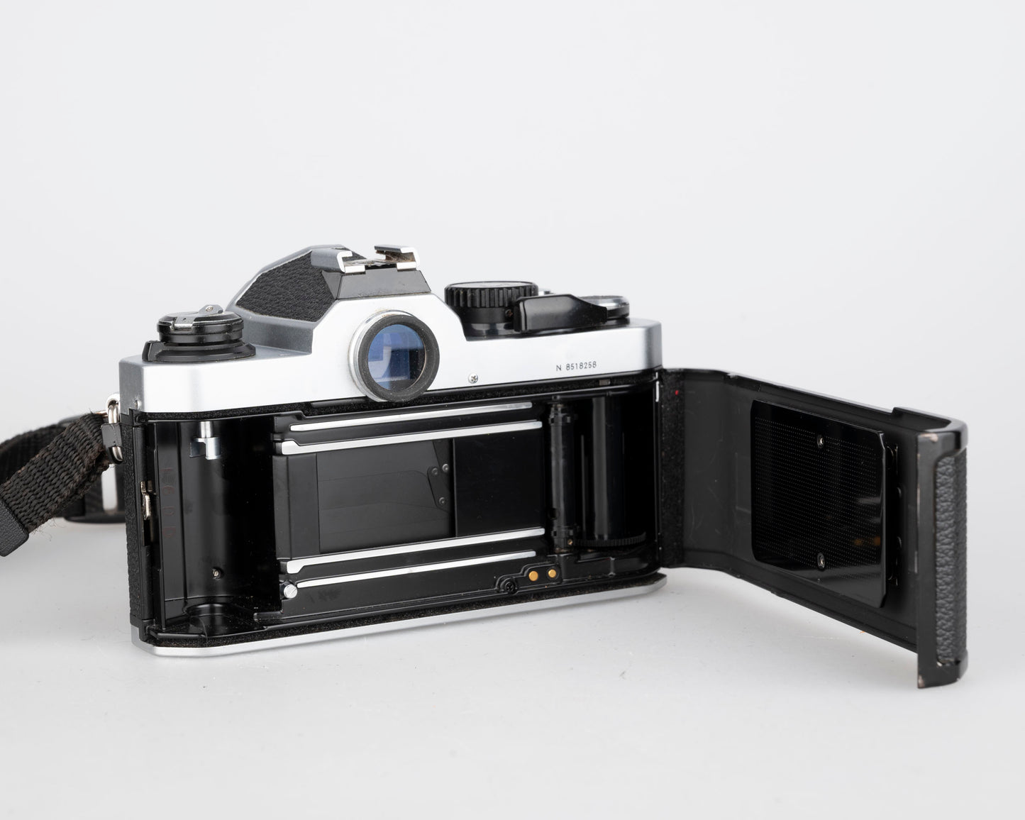 Nikon FM2n 35mm film SLR camera w/ Nikkor 50mm f1.8 lens + manuals in English and French (serial 8518258)