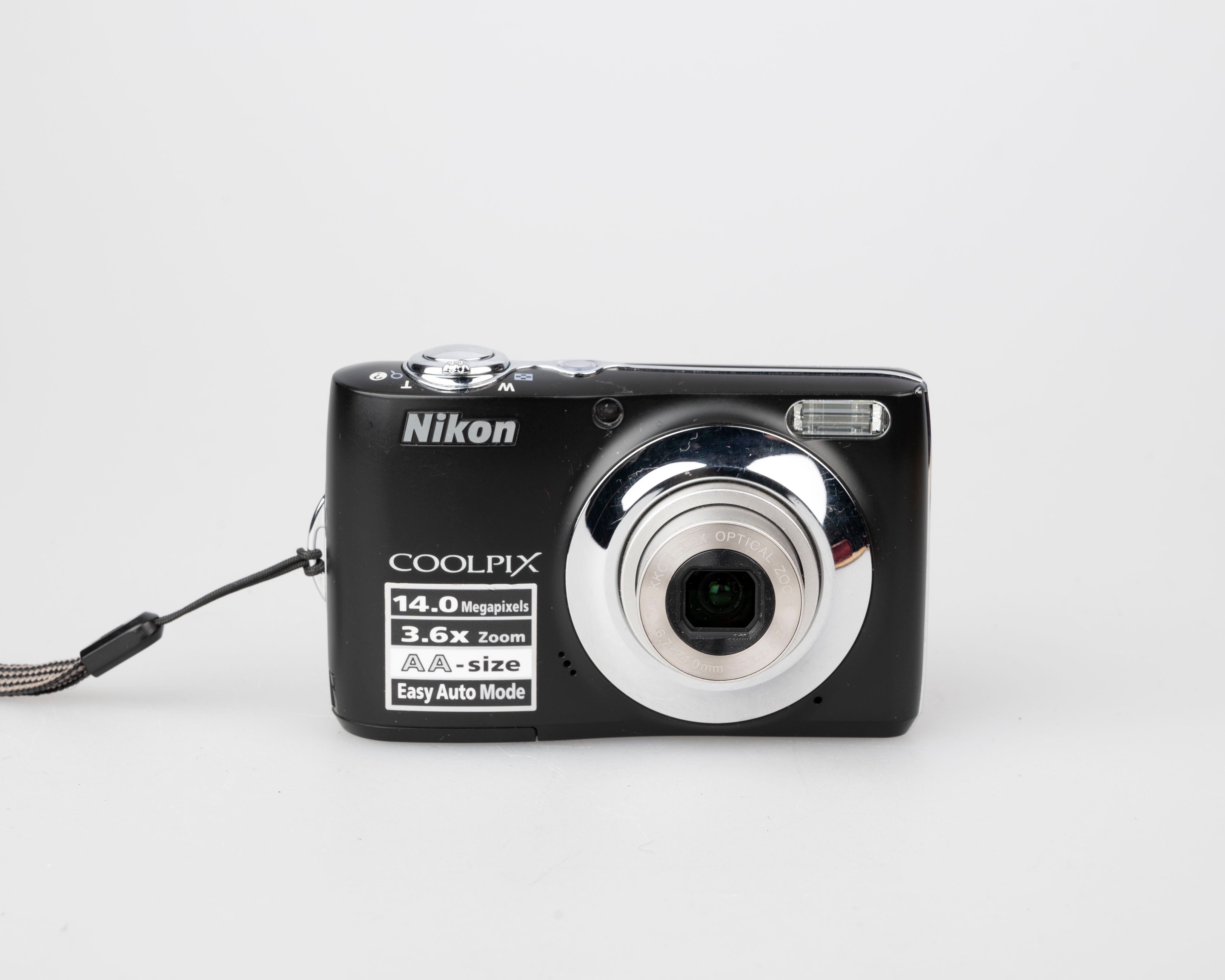 Nikon Coolpix L24 14MP CCD sensor digicam w/ case (uses AA