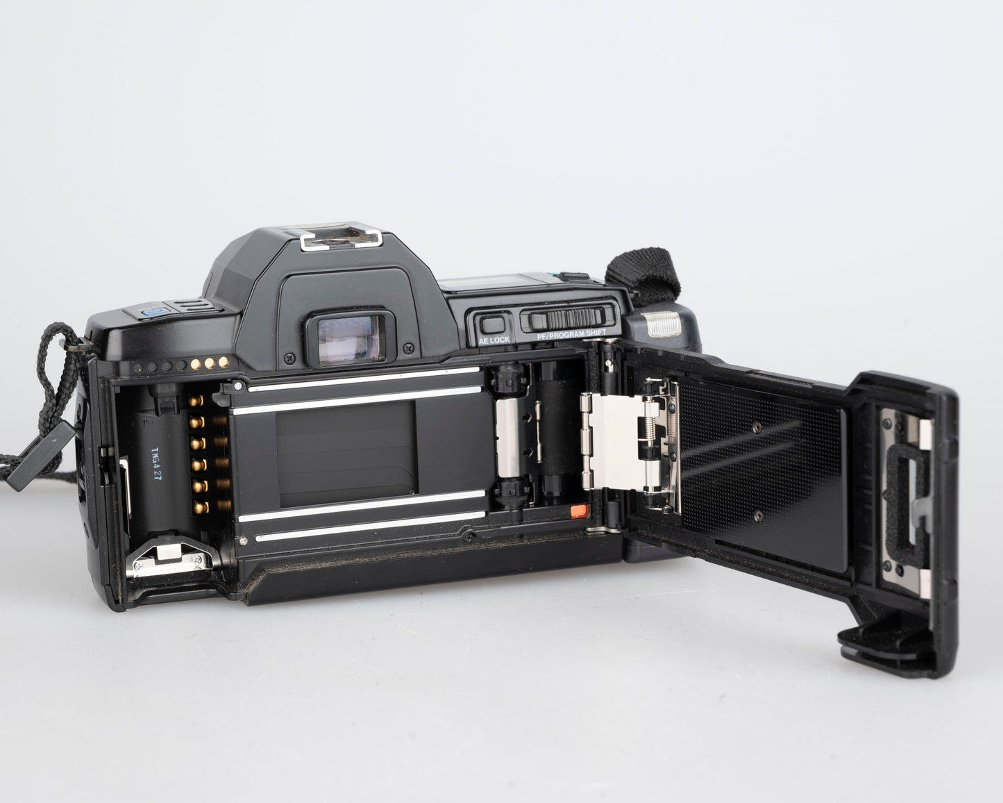 Olympus OM-77AF 35mm film SLR w/ 35-70mm compact zoom len (serial 2051092)