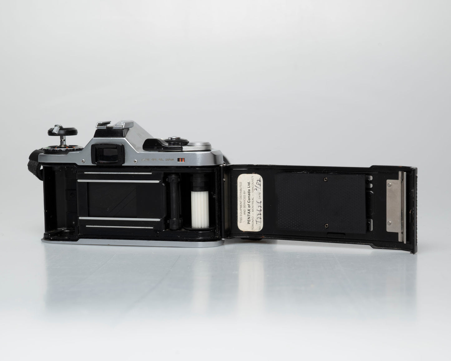 Pentax ME 35mm reflex avec objectif SMC Pentax M 50mm f2 (série 3704402)