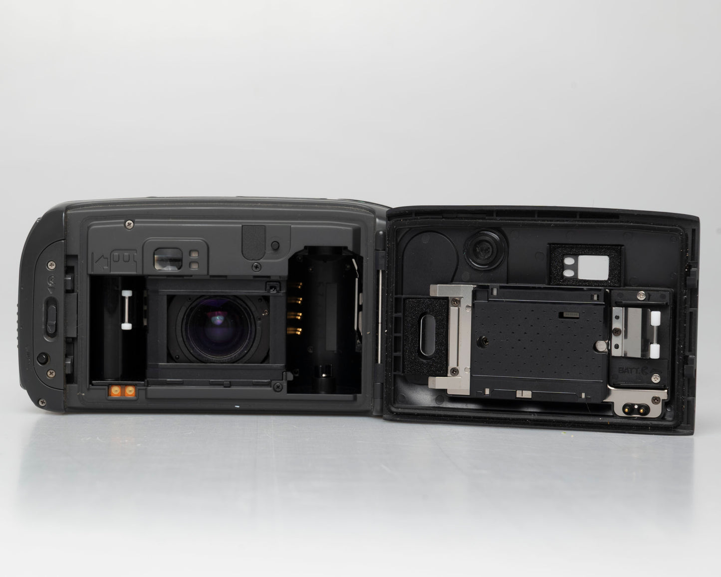 Pentax Zoom90-WR 35mm camera (serial 5597959)
