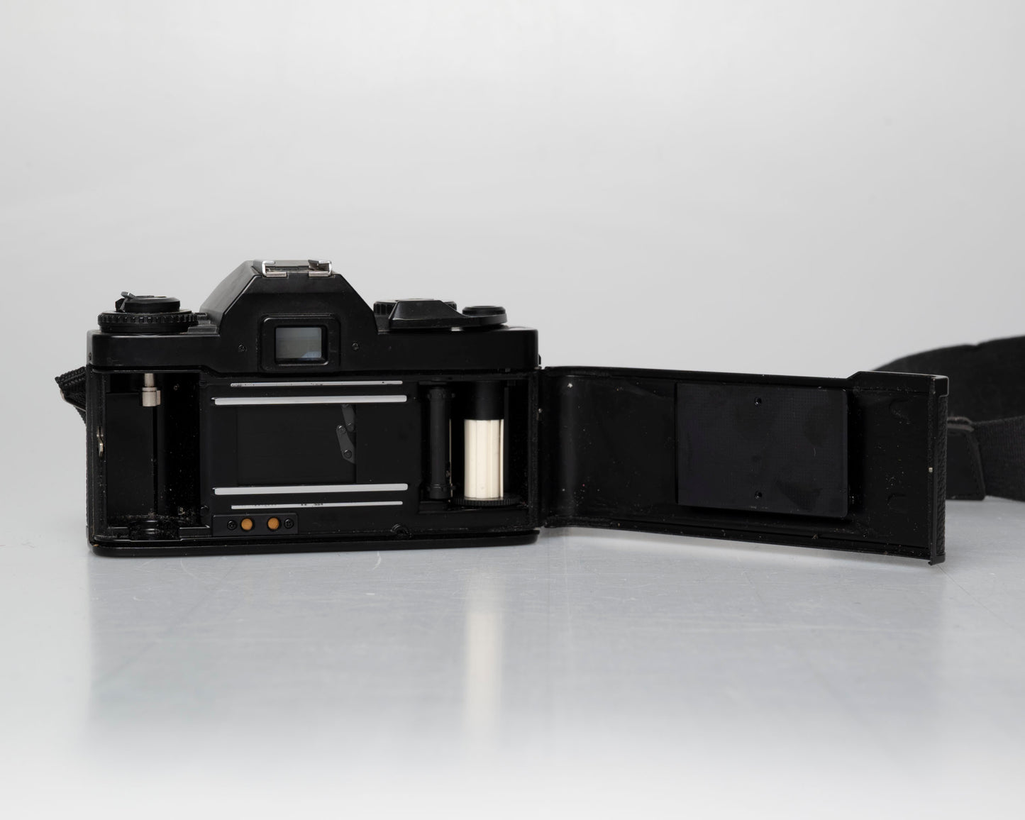 Appareil photo reflex Ricoh KR-10 Super 35mm + objectif Rikenon P 50mm 1:2