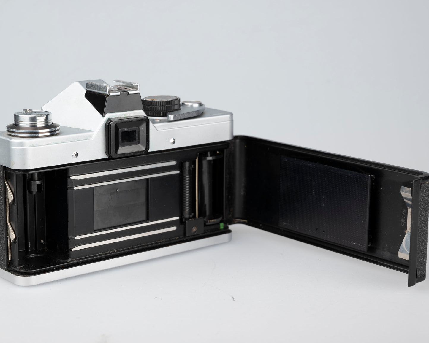 Appareil photo reflex Praktica L 35 mm avec objectif Helios-44M-6 58 mm f2