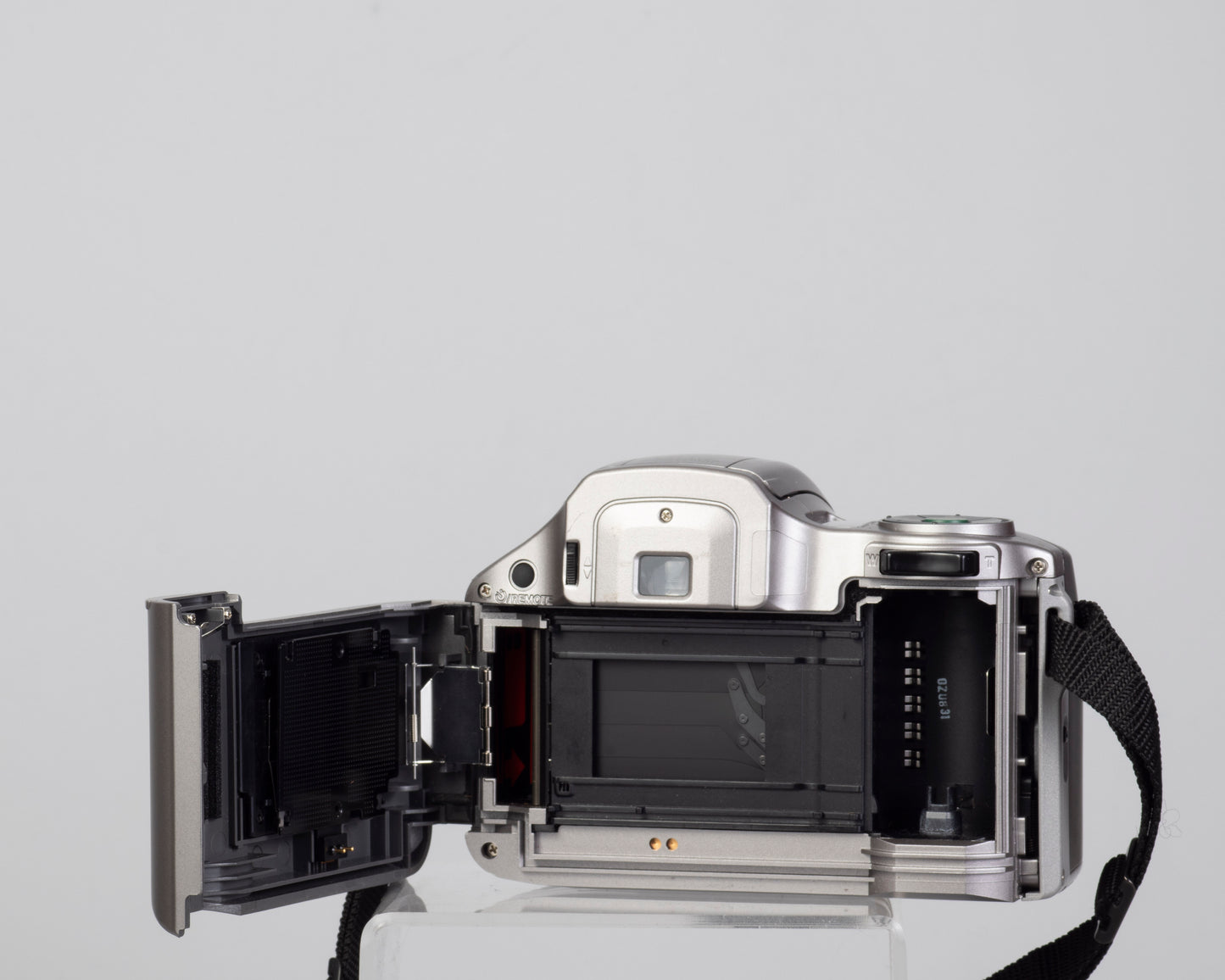 Olympus IS-20 QD 'bridge' Reflex 35 mm avec objectif 28-110 (série 1360187)