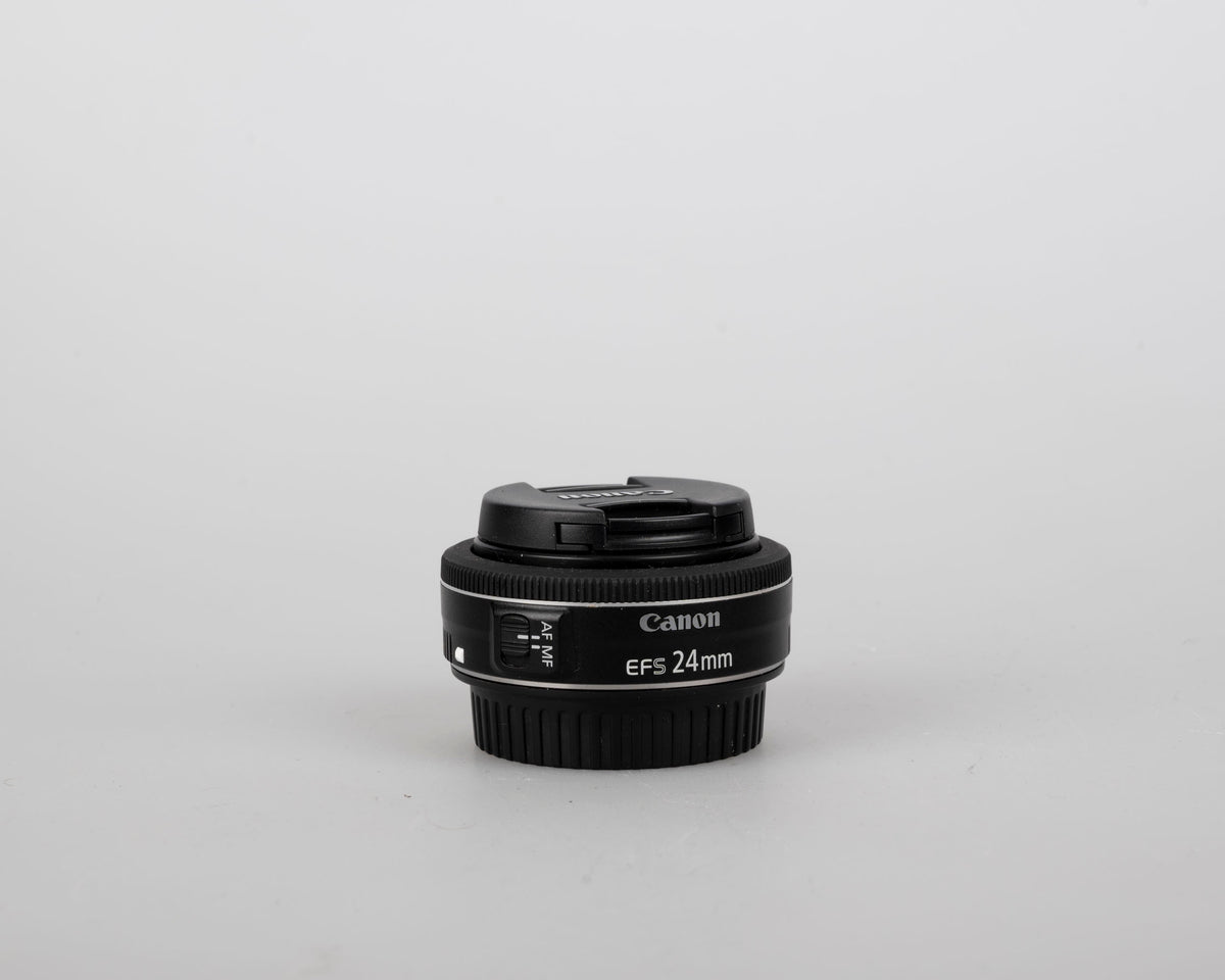 Objectif Canon EF-S 24mm 1:2.8 STM (numéro de série 6411106681)