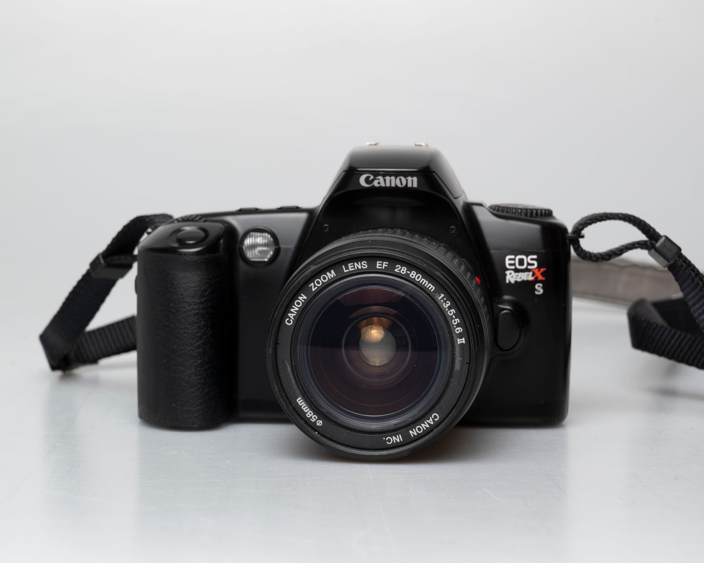 Canon EOS Rebel XS Kit reflex 35mm avec objectif EF 35-80mm + sac pour appareil photo + boîte