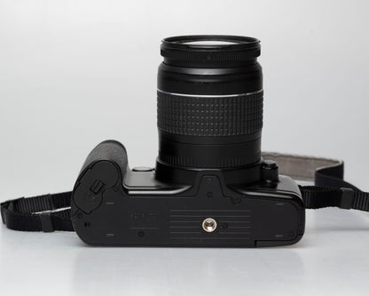 Canon EOS Rebel XS Kit reflex 35mm avec objectif EF 35-80mm + sac pour appareil photo + boîte