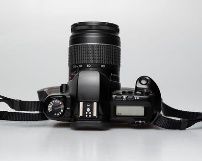 Canon EOS Rebel XS Kit reflex 35mm avec objectif EF 35-80mm + sac pour appareil photo + boîte
