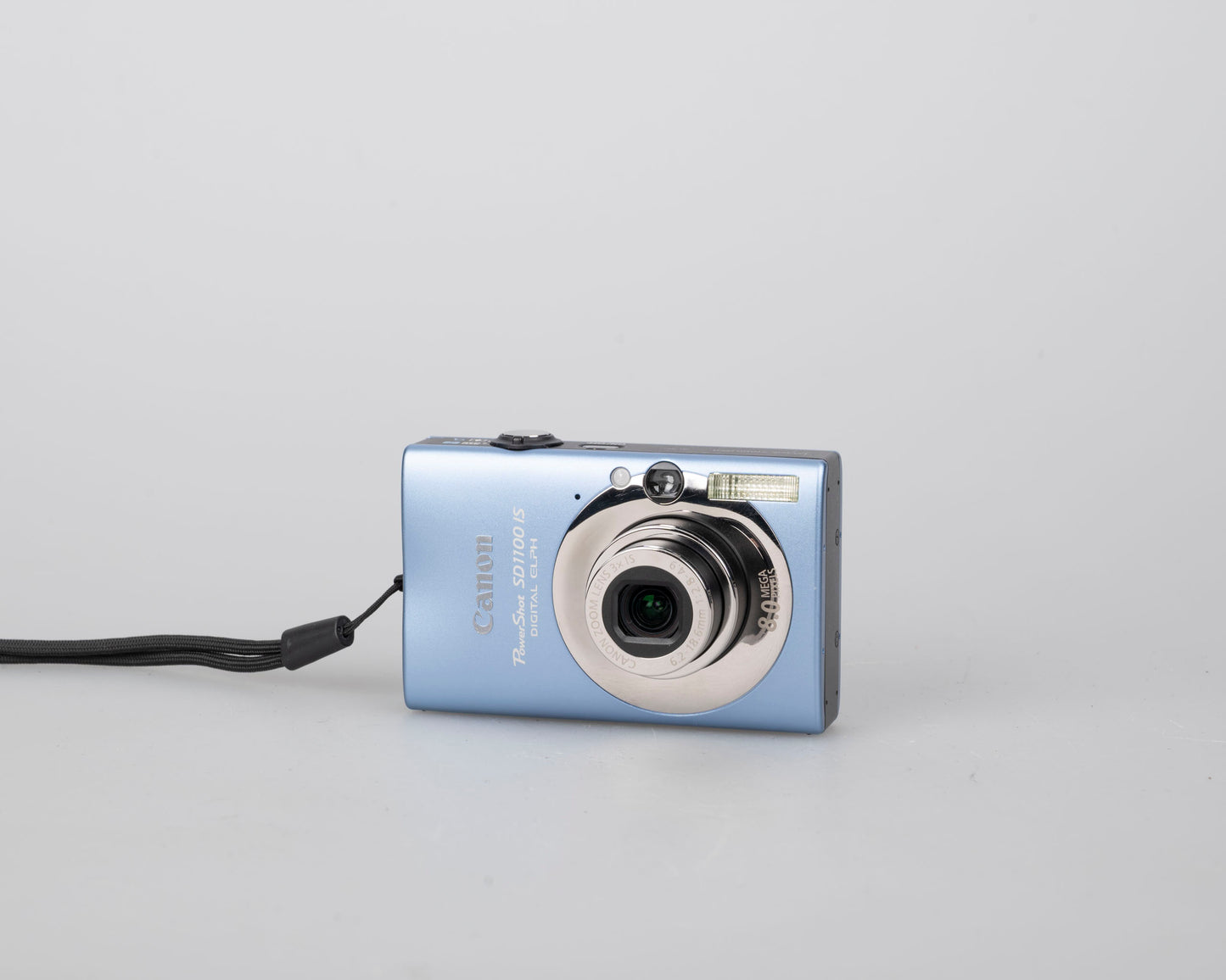 Canon Powershot SD1100 IS Digital Elph 8MP CCD digicam w/ 2GB SD card + batteries + charger + original box + case