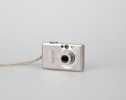Canon Powershot SD600 Digital Elph 6MP CCD digicam w/ 2GB SD card + battery + charger