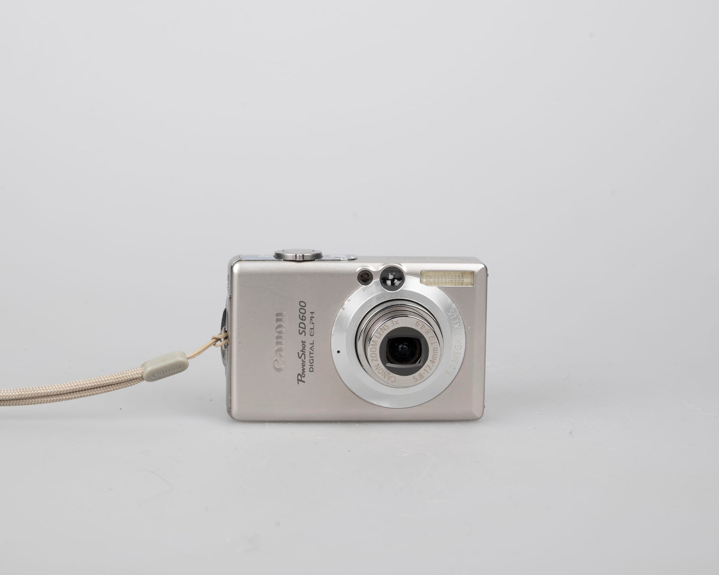Canon Powershot SD600 Digital Elph 6MP CCD digicam w/ 2GB SD card + battery + charger
