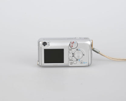 Canon Powershot A430 4MP CCD sensor digicam w/ 2GB SD + box + A/V cable (uses AA batteries)