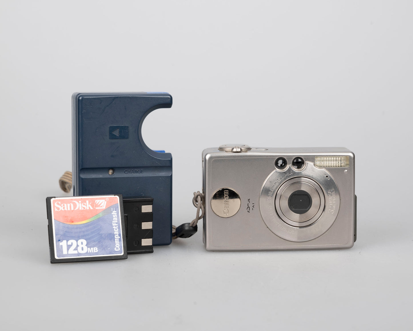 Canon Powershot S230 Digital Elph 3.2MP CCD digicam w/ 128 MB CF card + battery + charger