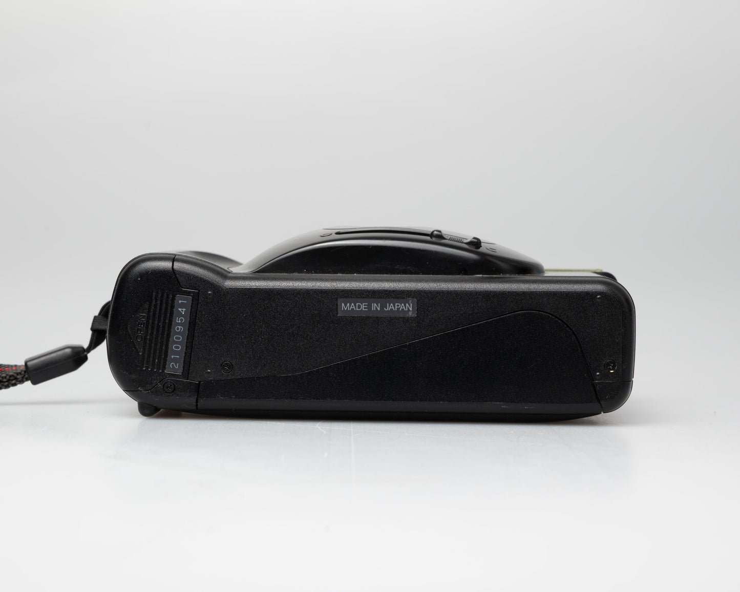 Fujifilm DL-60 35mm film camera (serial 21009541)