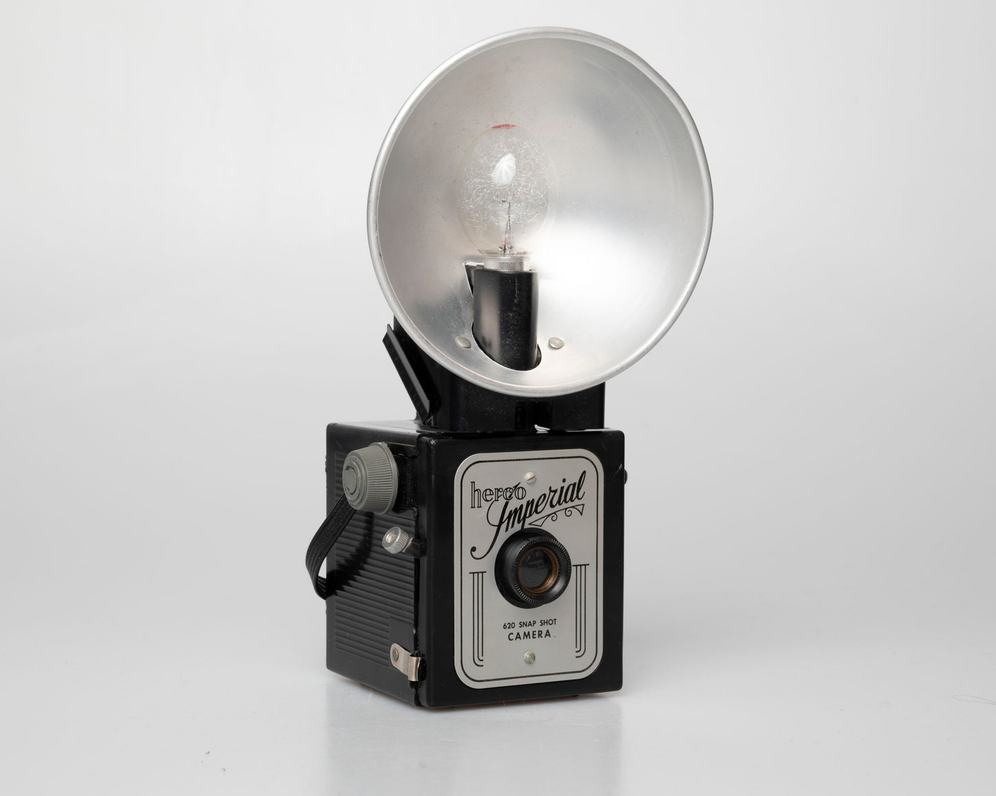 Herco Imperial 620 Snap Shot camera with flash-holder
