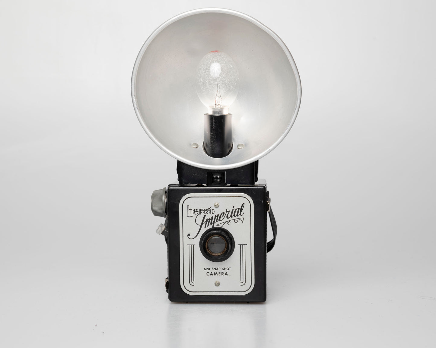 Herco Imperial 620 Snap Shot camera with flash-holder