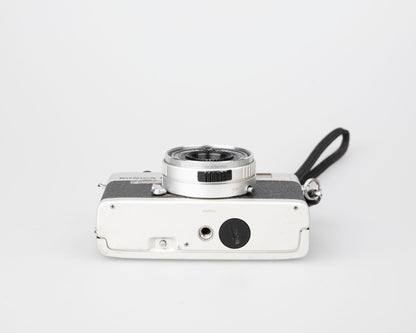 Konica C35 Appareil photo télémétrique ultra-compact automatique 35 mm avec objectif Hexanon 38 mm
