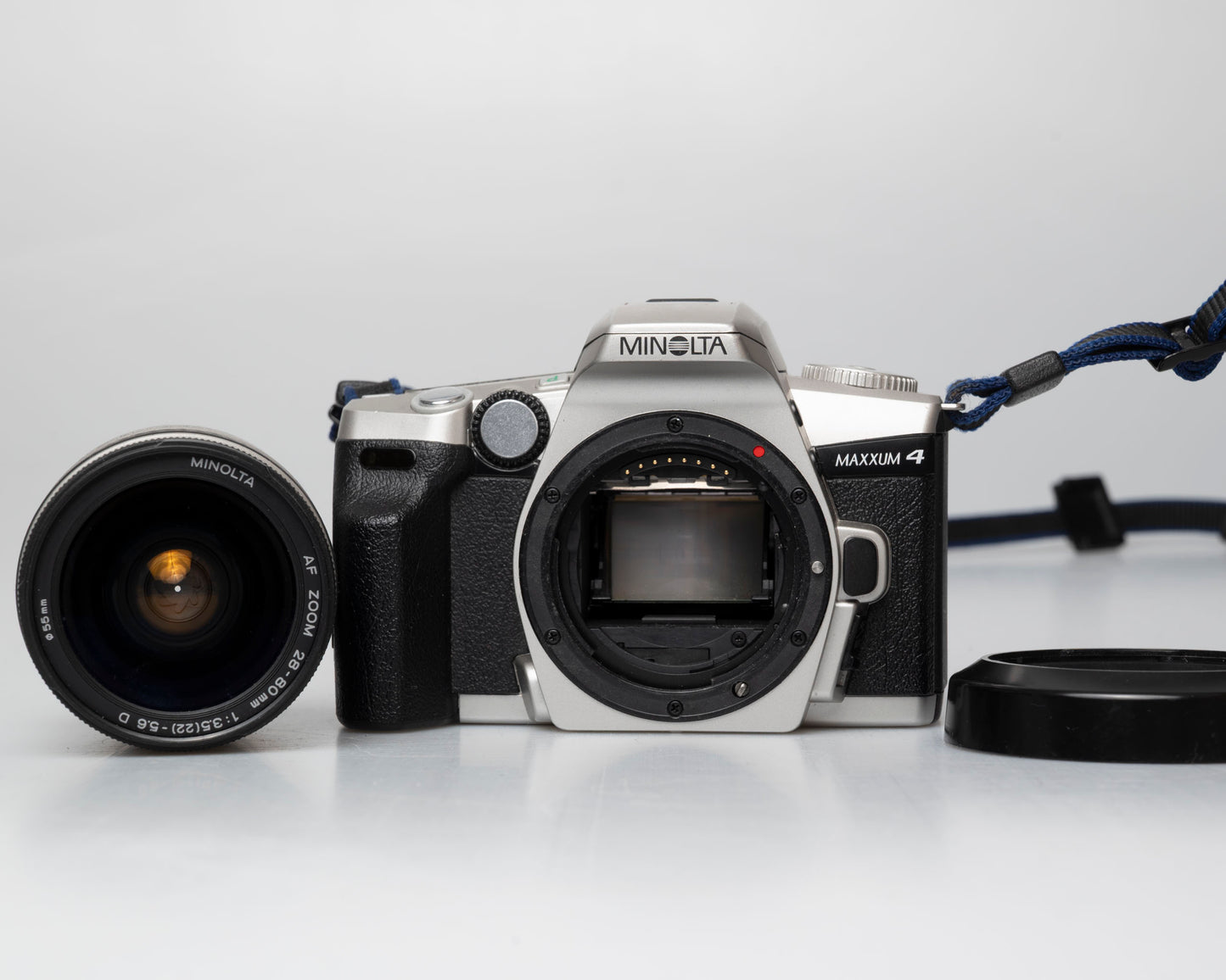 Minolta Maxxum 4 Reflex 35mm à film avec objectif 28-80mm (numéro de série 39314484)