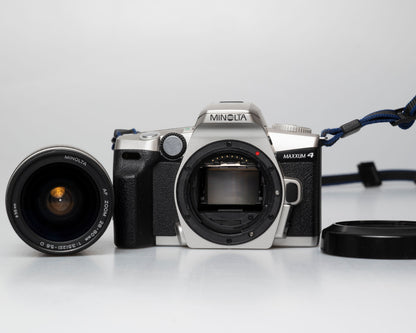 Minolta Maxxum 4 Reflex 35mm à film avec objectif 28-80mm (numéro de série 39314484)