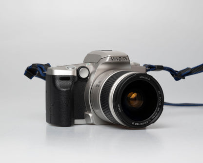 Minolta Maxxum 4 Reflex 35mm à film avec objectif 28-80mm (numéro de série 39314484)