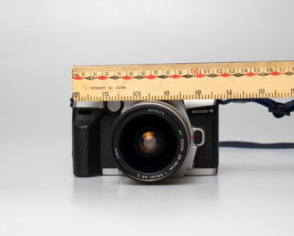 Minolta Maxxum 4 Reflex 35mm à film avec objectif 28-80mm (numéro de série 39314484)