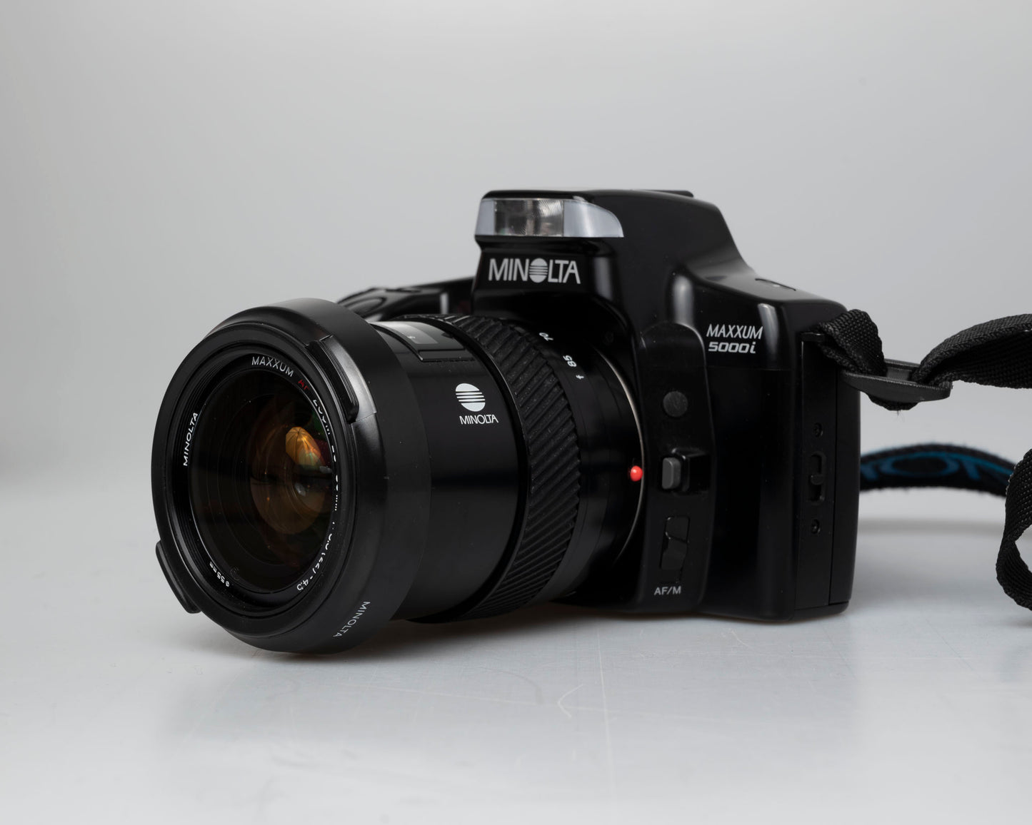 Minolta Maxxum 5000i 35mm film SLR w/ 28-85mm lens