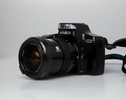 Minolta Maxxum 5000i 35mm film SLR w/ 28-85mm lens