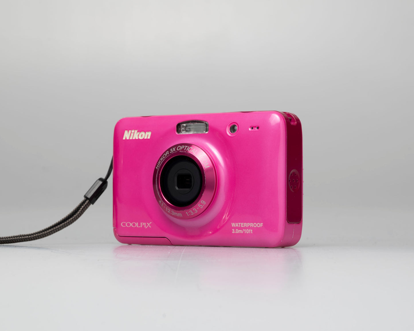 Nikon Coolpix S30 10 MP digicam w/ 4GB SD card (serial 52004673)