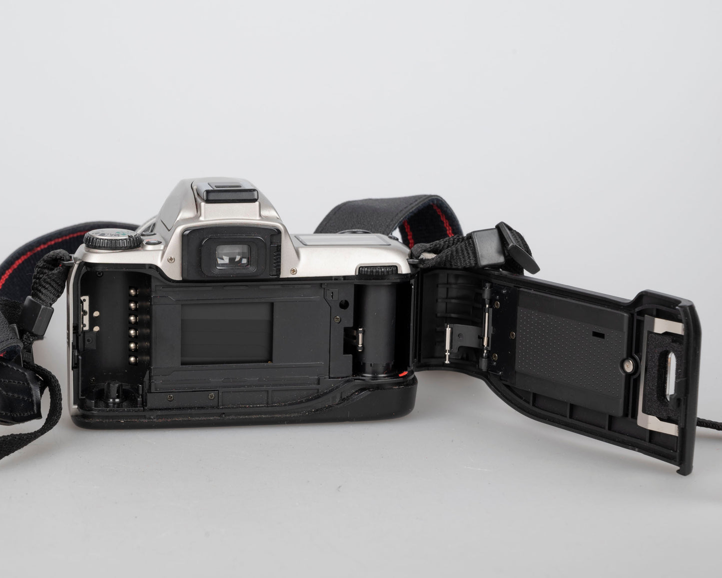 Nikon F65 (aka N65) 35mm film SLR w/ AF Nikkor 28-80mm lens (serial 216507)