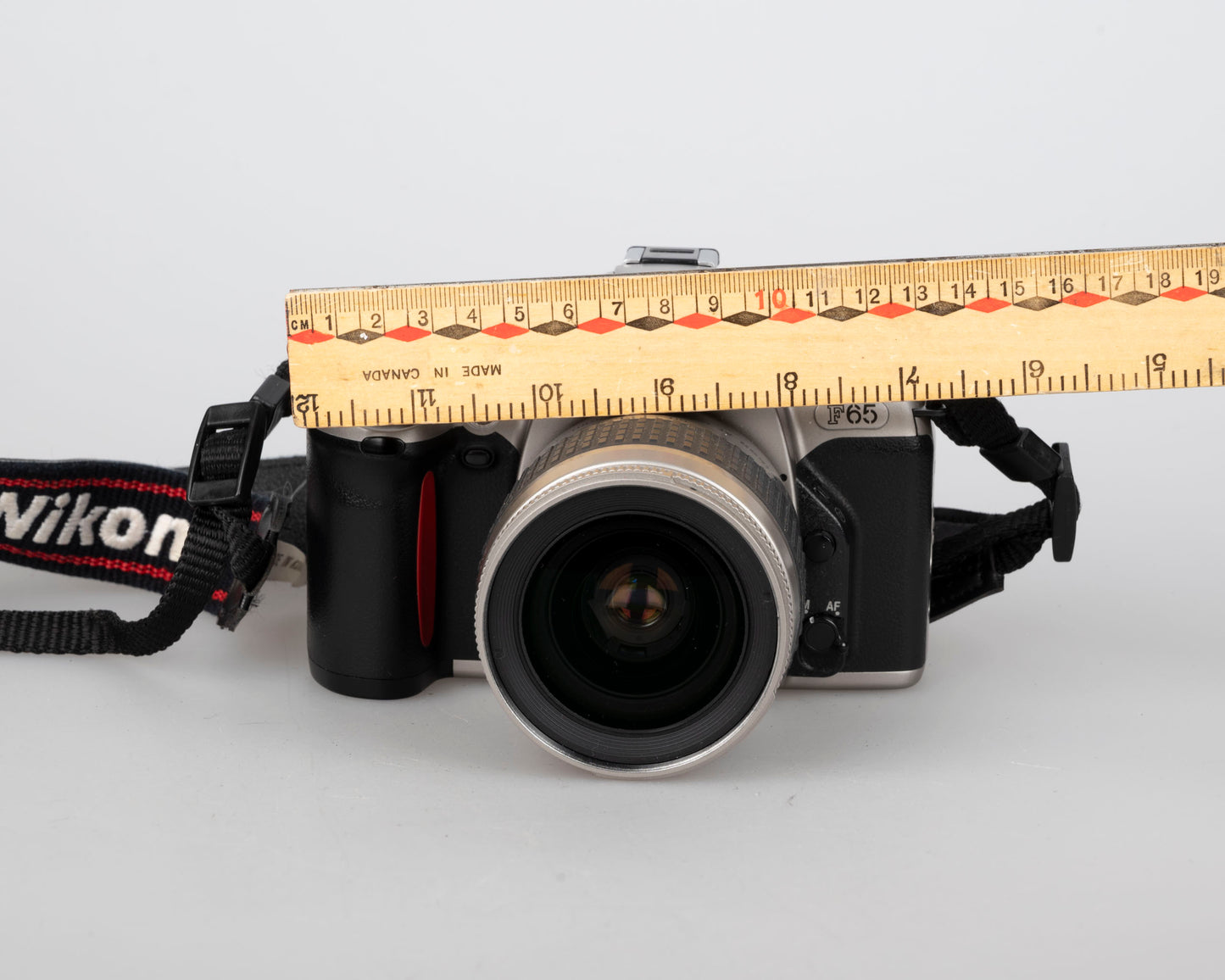 Nikon F65 (aka N65) 35mm film SLR w/ AF Nikkor 28-80mm lens (serial 216507)