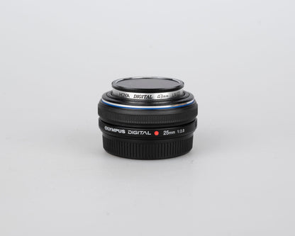 Olympus Zuiko Digital 25mm 1:2.8 Pancake lens (Four-Thirds mount)