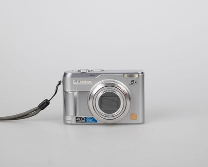Panasonic Lumix DMC-LZ1 4 MP CCD sensor digicam (uses AA batteries + SD card memory)