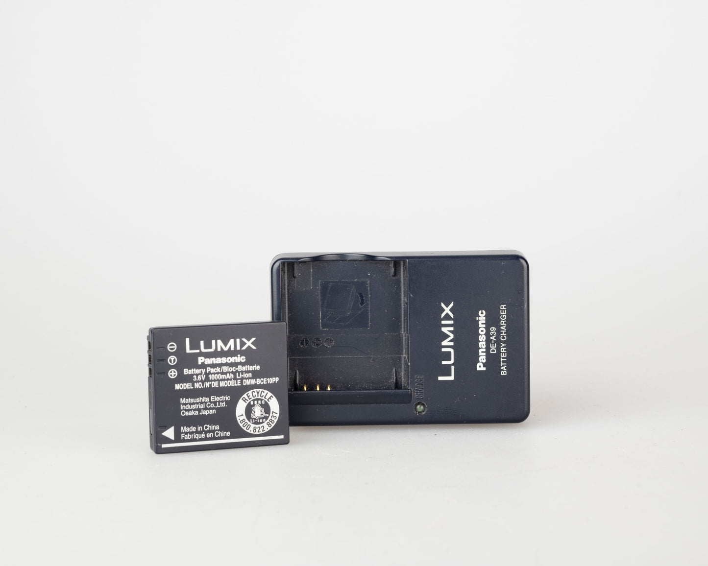 Appareil photo numérique Panasonic Lumix FS20 avec capteur CCD 10,1 MP + objectif Leica DC ; avec chargeur + batterie + boitier + notice