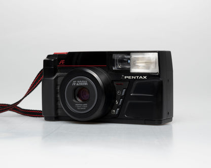 Pentax Zoom-70 (IQZoom) 35mm camera w/case (serial 5186332)