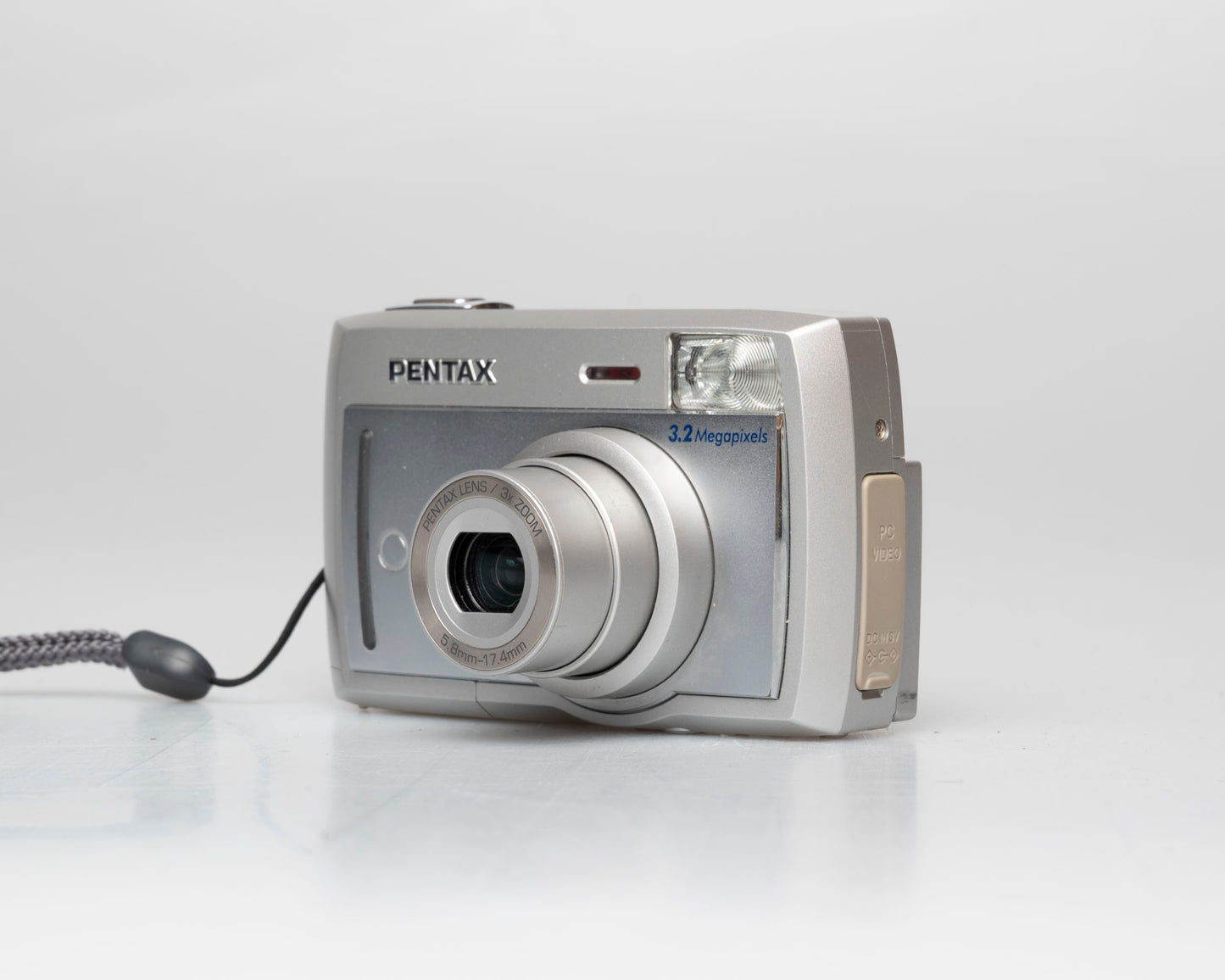 Pentax Optio 33L 3.2 megapixel digicam w/ 64MB CF card + cables + box + manuals (serial 6463008)