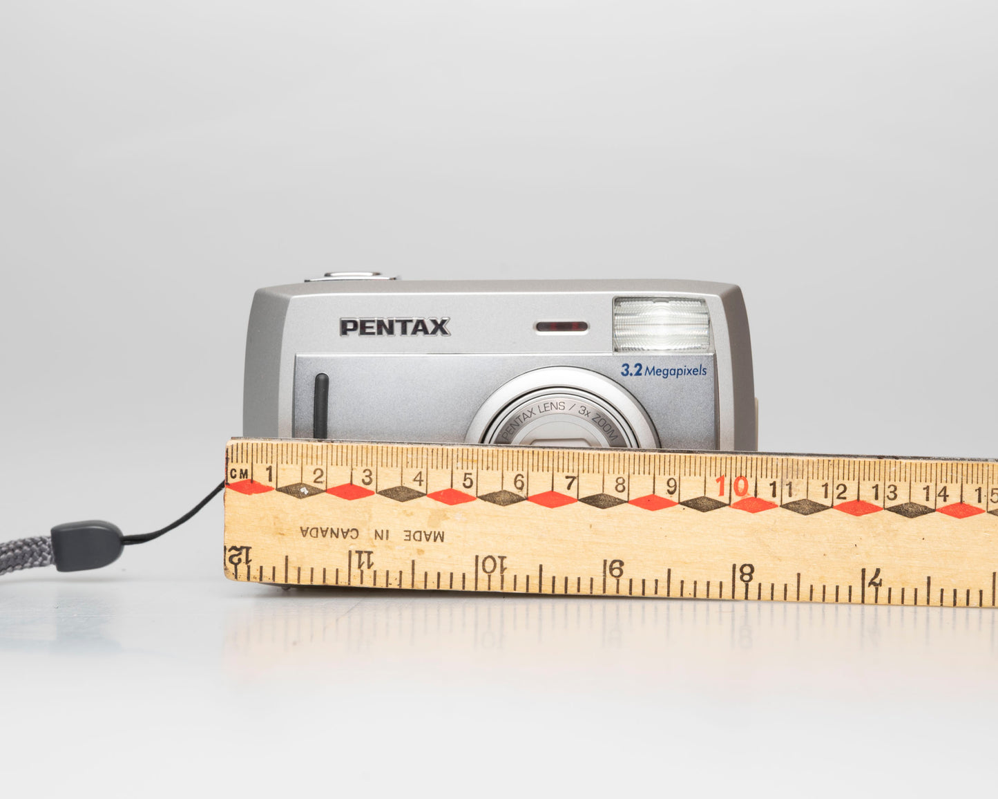 Pentax Optio 33L 3.2 megapixel digicam w/ 64MB CF card + cables + box + manuals (serial 6463008)