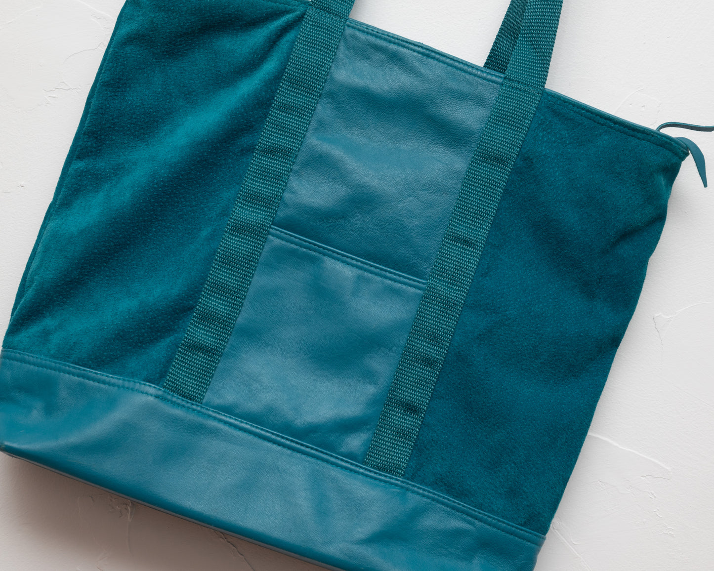 Sac fourre-tout en cuir et daim bleu sarcelle