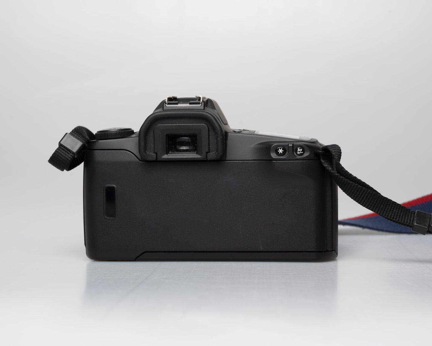 Canon EOS Rebel G 35mm film SLR avec objectif Canon EF 28-80 (numéro de série 4527686)