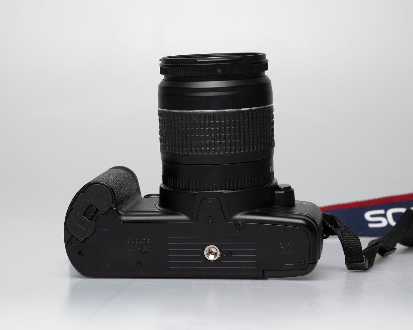 Canon EOS Rebel G 35mm film SLR avec objectif Canon EF 28-80 (numéro de série 4527686)