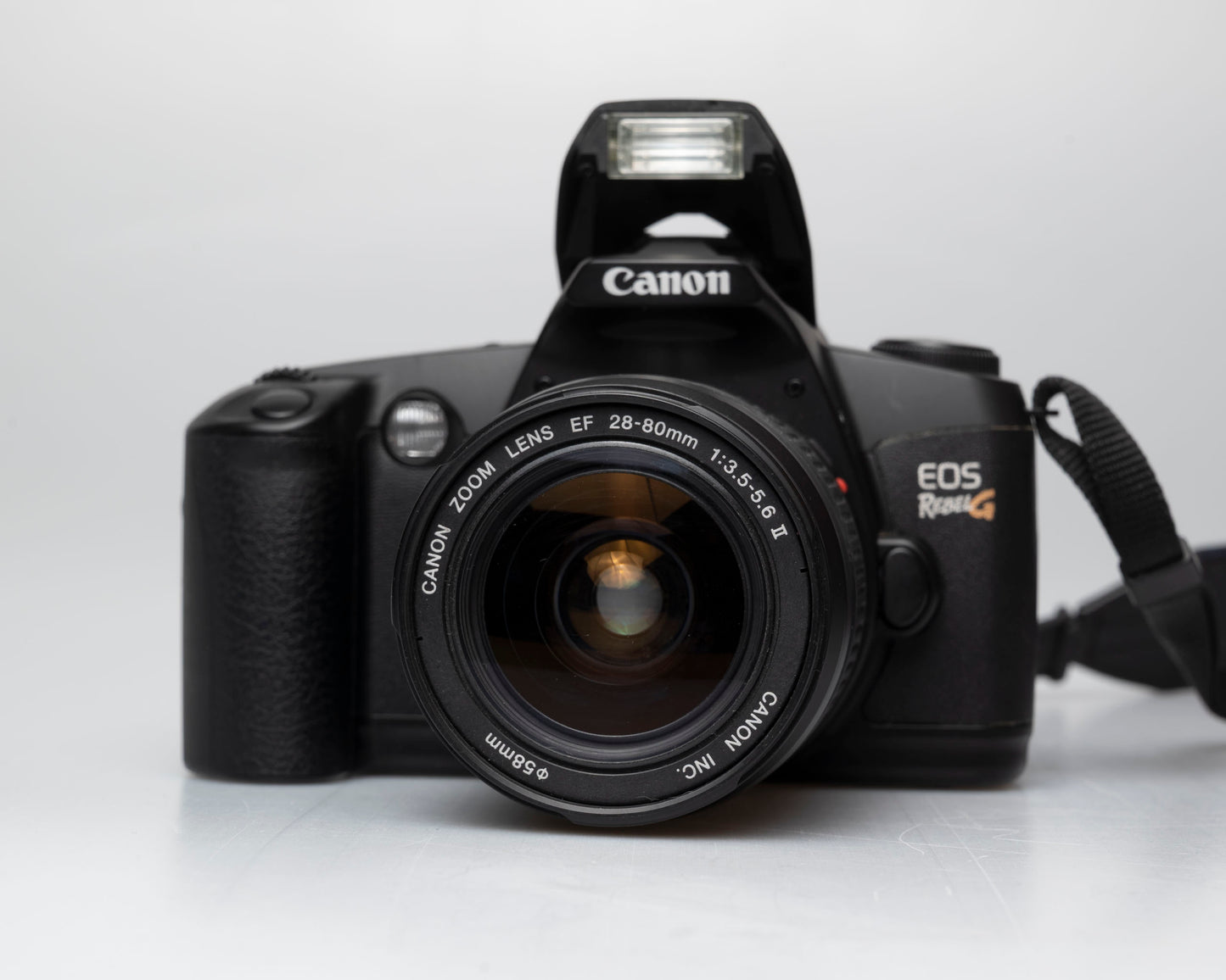Canon EOS Rebel G 35mm film SLR avec objectif Canon EF 28-80 (numéro de série 4527686)