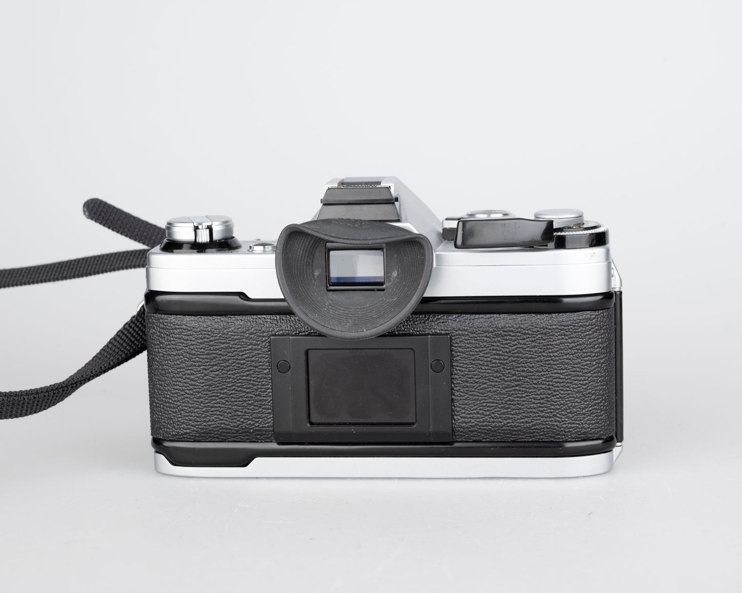 Canon AE-1 35mm SLR w/ Canon FD 50mm f1.8 lens + Speedlite 188A flash + original manual (serial 2388361)