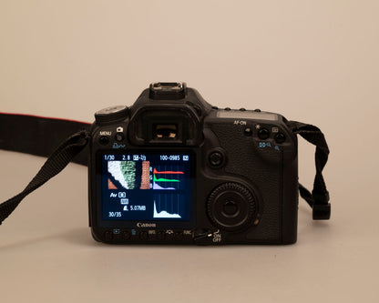 Appareil photo reflex numérique Canon EOS 50D 15,1 MP avec carte CF 32 Go + 2x batterie avec chargeur + objectif EF-S 18-55 mm f/3.5-5.6 II + manuel