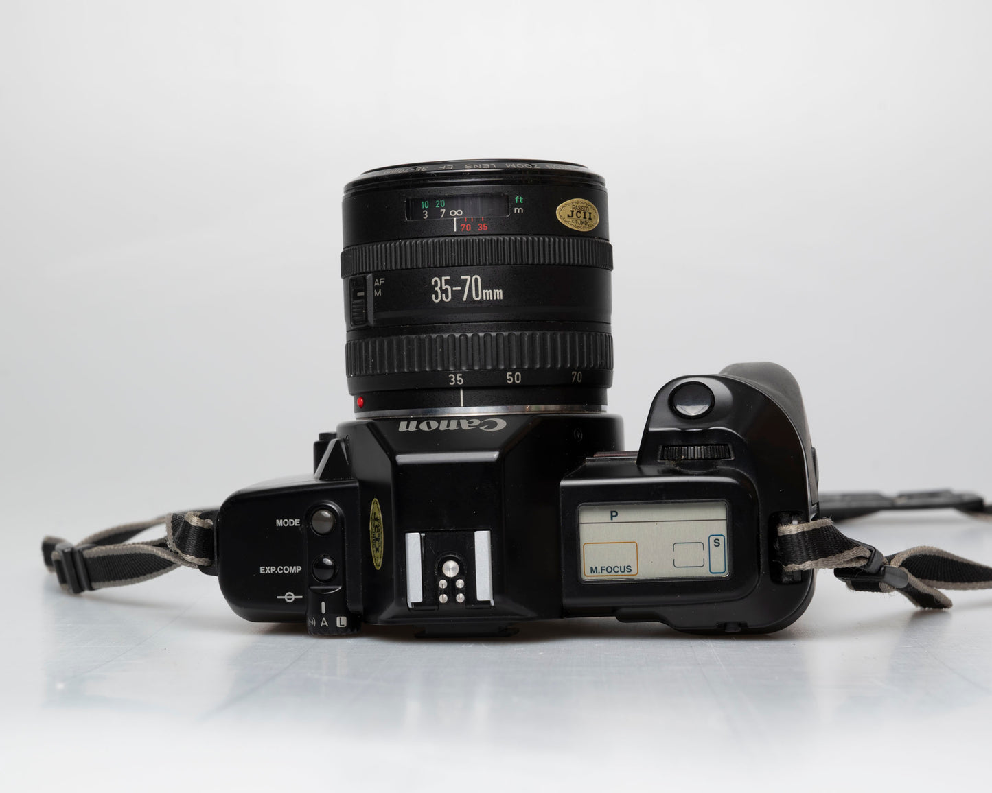 Canon EOS 650 35mm reflex avec objectif EF 35-70mm + étui (série 1465461)