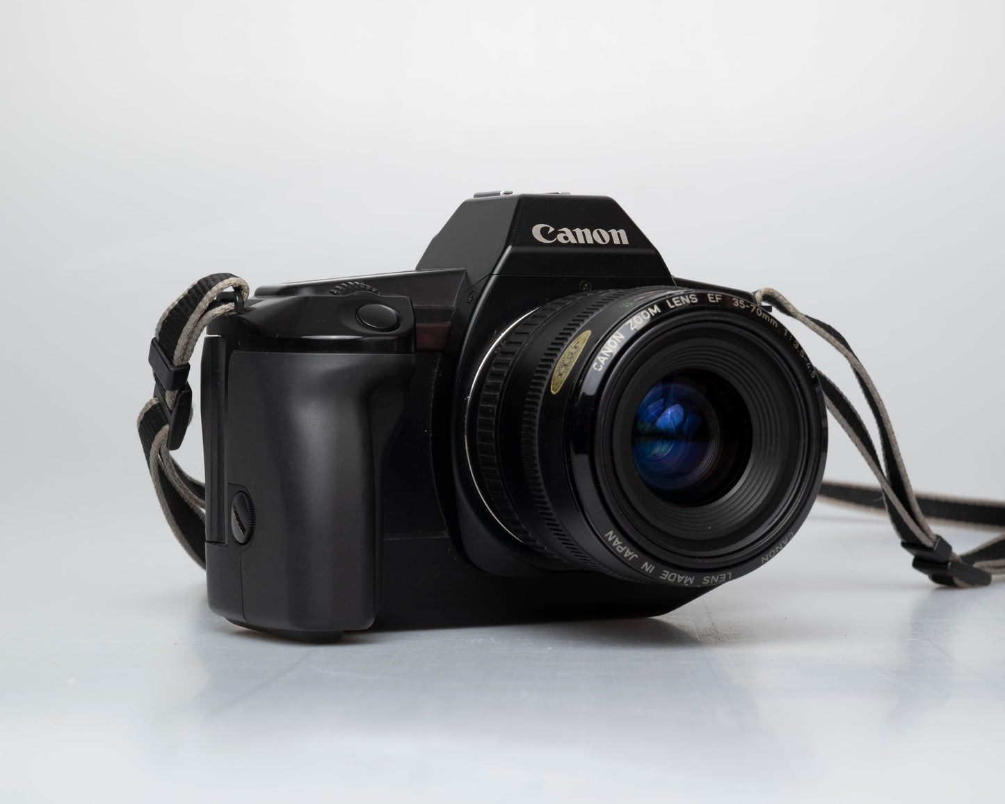 Canon EOS 650 35mm reflex avec objectif EF 35-70mm + étui (série 1465461)