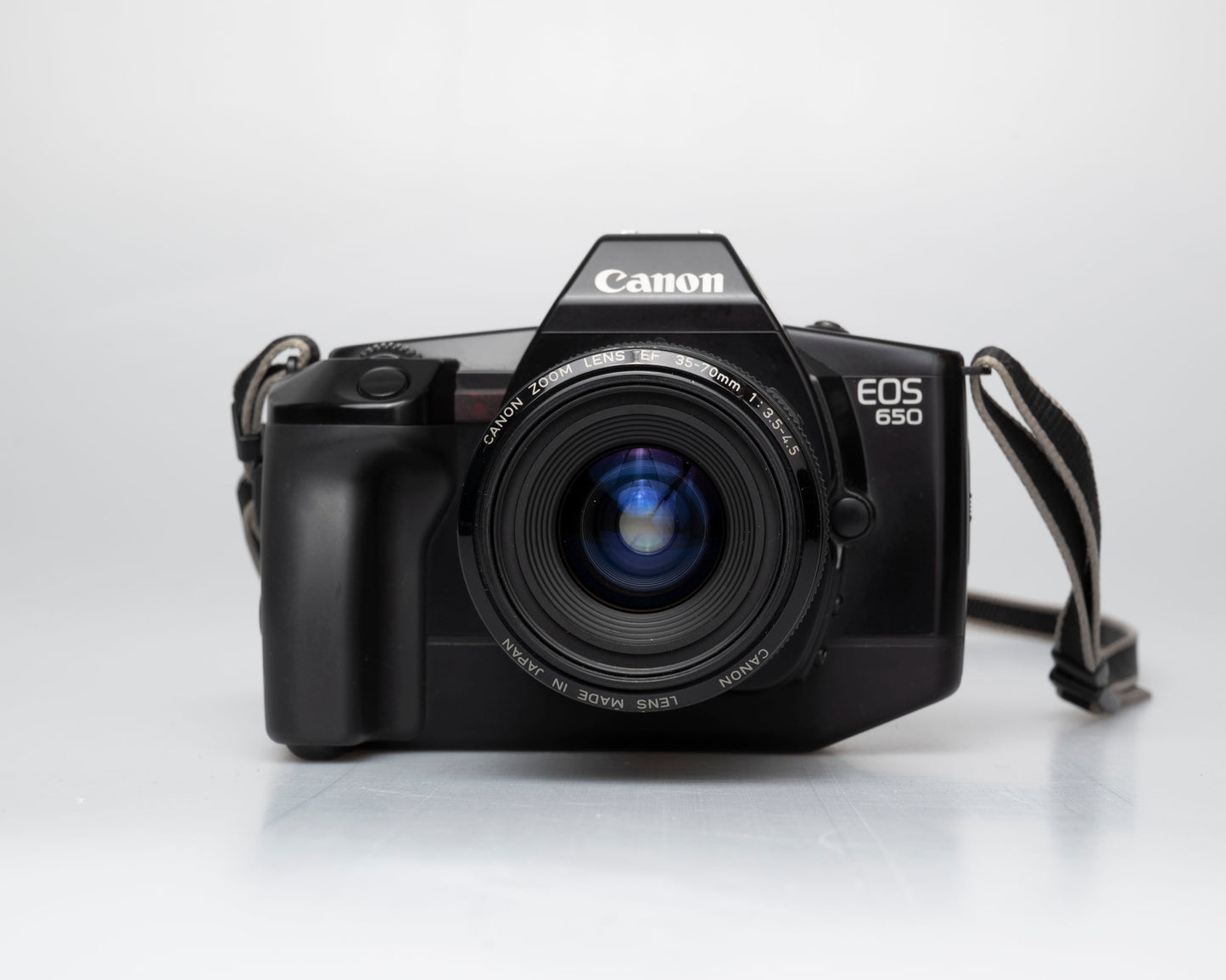 Canon EOS 650 35mm reflex avec objectif EF 35-70mm + étui (série 1465461)