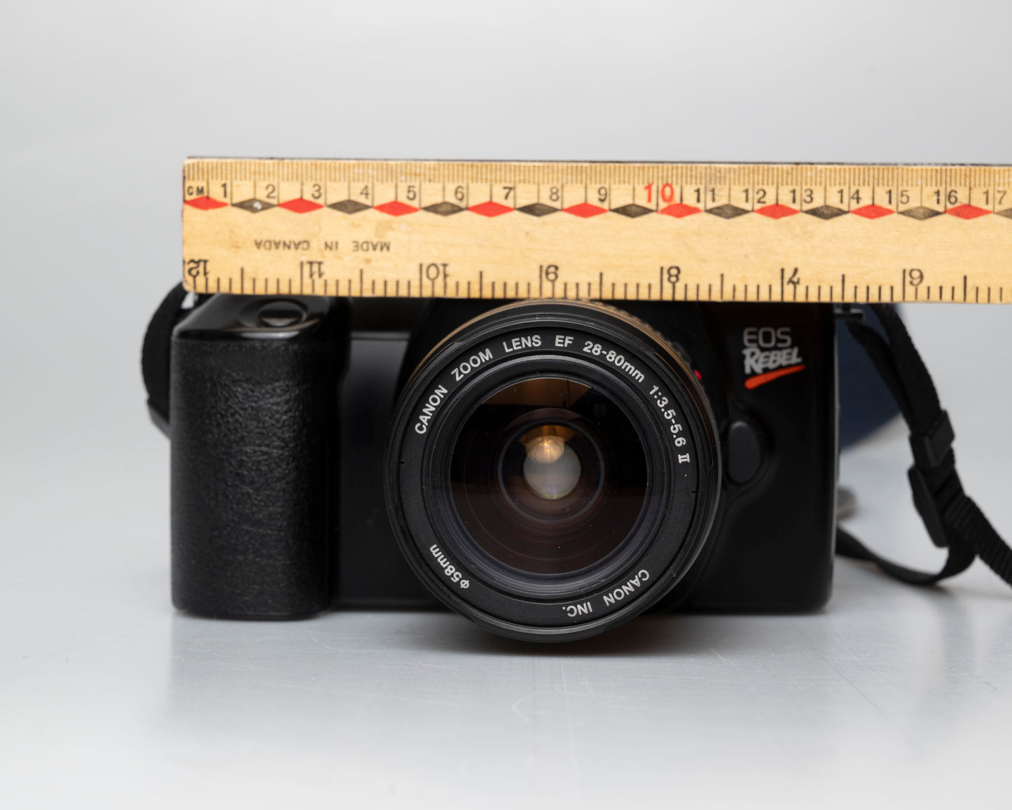 Canon EOS Rebel reflex 35mm avec objectif Canon EF 28-80mm