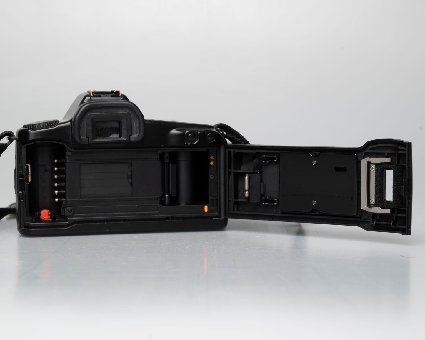 Canon EOS Rebel reflex 35mm avec objectif Canon EF 28-80mm
